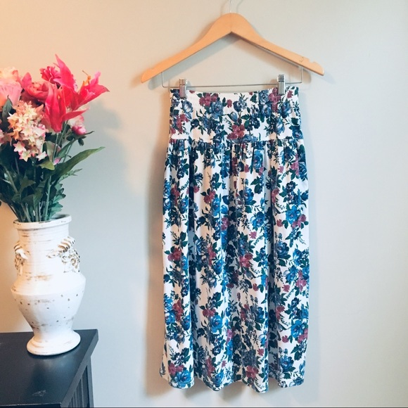 Chelsea Studio Dresses & Skirts - CHELSEA STUDIO VTG Bright Floral Tiered Midi Skirt